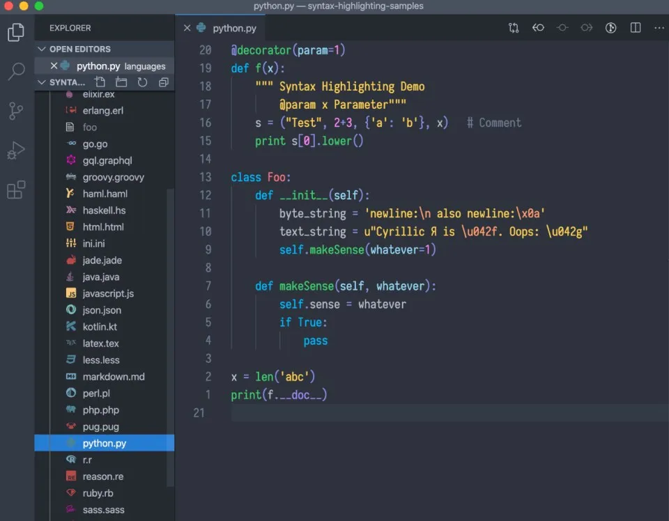 محیط توسعه VS Code با فایل پایتون و هایلایت نحوی